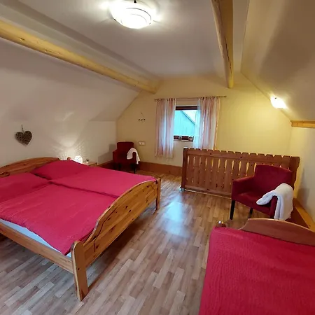 Dom wakacyjny Pocitniska Hiska Kasta Luče