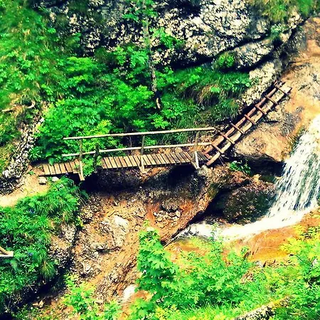 Nyaraló Pocitniska Hiska Kasta Luče
